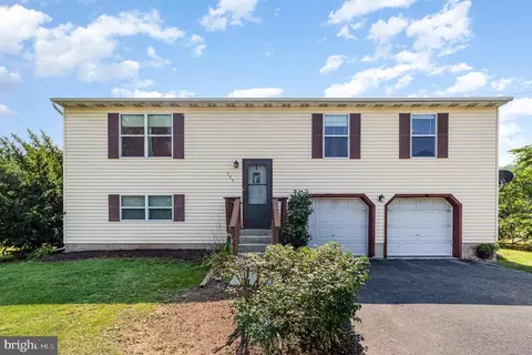 563 Miller Blvd, Mechanicsburg, PA 17055