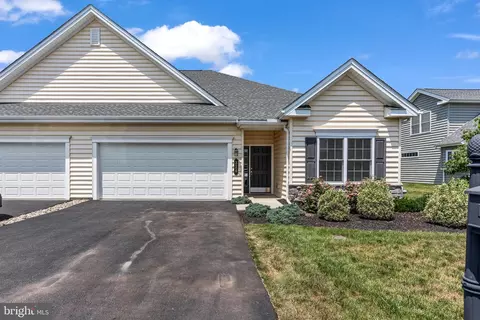 320 Valor Dr, Mechanicsburg, PA 17050