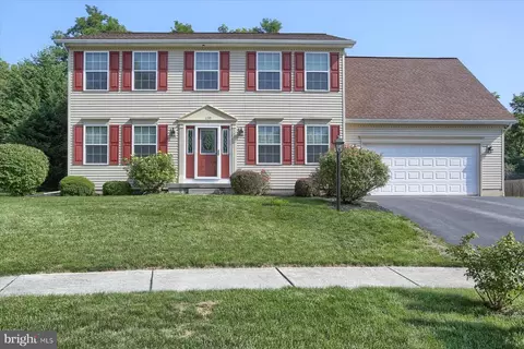 1139 Shannon Ln, Carlisle, PA 17013