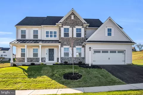 2033 N Fall Harvest Dr, Mechanicsburg, PA 17055
