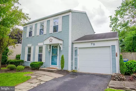 75 Honeysuckle Dr, Mechanicsburg, PA 17050