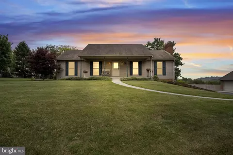338 Richland Rd, Carlisle, PA 17015
