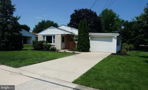 1009 Charles St, Mechanicsburg, PA 17055