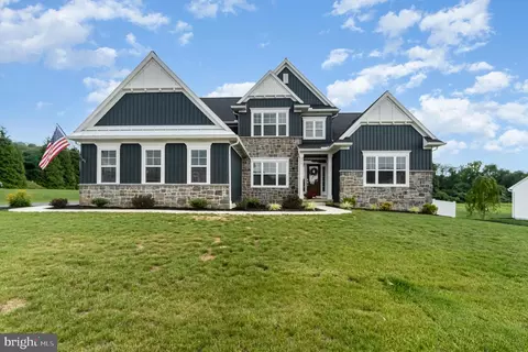 866 Ashfield Dr, Carlisle, PA 17013
