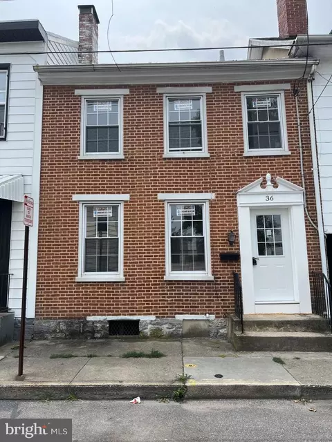 36 E Penn St, Carlisle, PA 17013