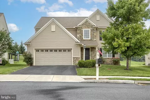 841 Northern Spy Dr, Mechanicsburg, PA 17055