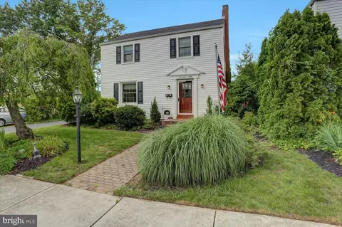 1708 Lincoln Dr, Camp Hill, PA 17011
