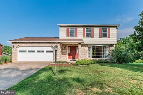 2221 Douglas Dr, Carlisle, PA 17013