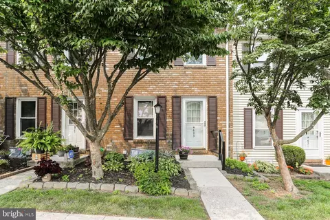623 Allenview Dr, Mechanicsburg, PA 17055
