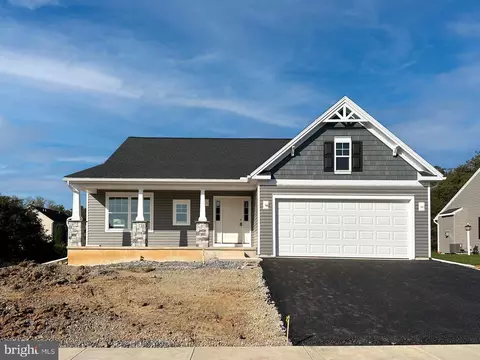 2 New Castle Dr, Carlisle, PA 17013