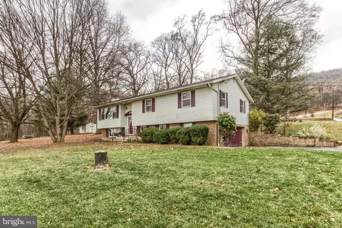 99 Millers Gap Rd, Enola, PA 17025