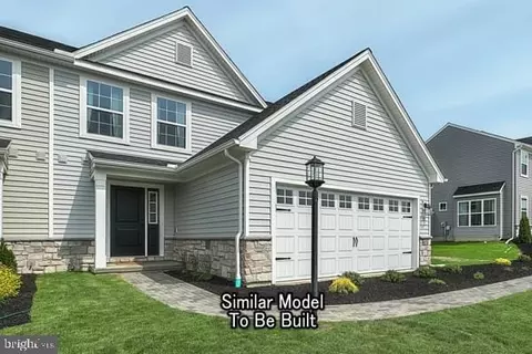 61 Long Bend Dr, Carlisle, PA 17015
