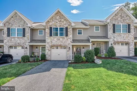 357 Melbourne Ln, Mechanicsburg, PA 17055