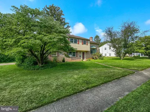 4800 Delbrook Rd, Mechanicsburg, PA 17050