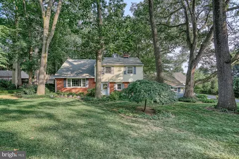 5029 Woodbox Ln, Mechanicsburg, PA 17055