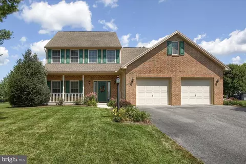 22 Coventry Dr, Carlisle, PA 17015