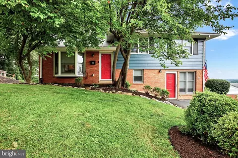 605 Allen St, New Cumberland, PA 17070