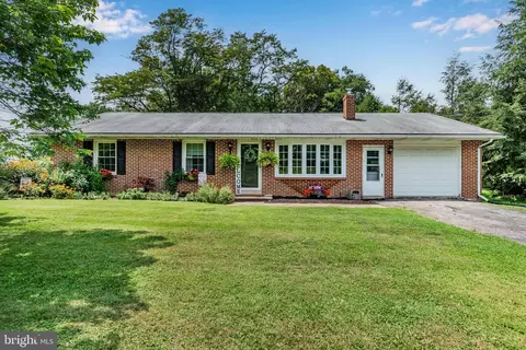 20 Hickorytown Rd, Carlisle, PA 17015