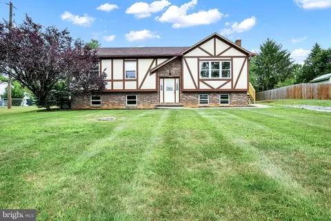 35 Burgners Mill Rd, Carlisle, PA 17015