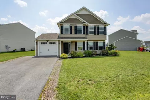 23 W Clarissa Dr, Shippensburg, PA 17257