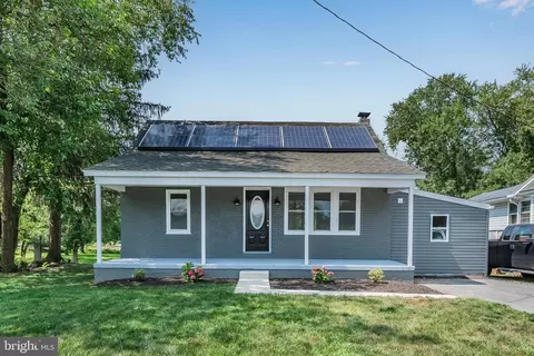 87 Channel Dr, Carlisle, PA 17013