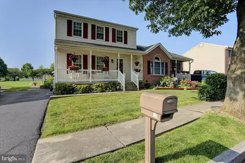 16 Brian Dr, Carlisle, PA 17015