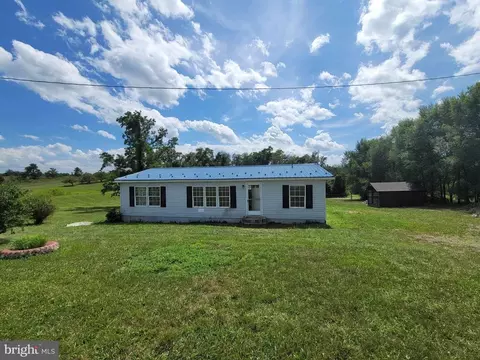 578 Middle Rd, Newville, PA 17241