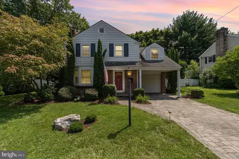 13 Country Club Pl E, Camp Hill, PA 17011