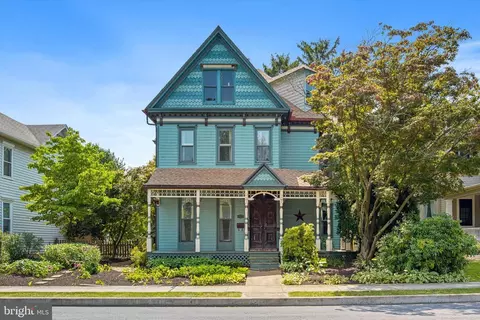 16 E Coover St, Mechanicsburg, PA 17055