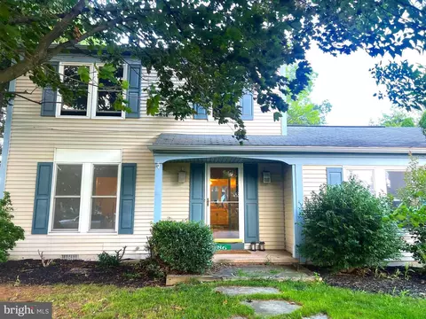 86 Pleasant View Dr, Mechanicsburg, PA 17050