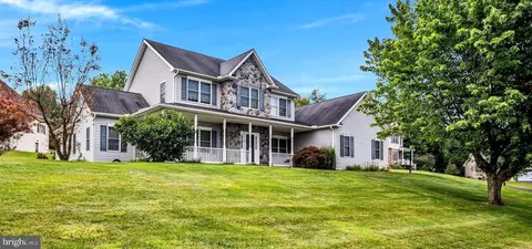 6 Madison Cir, Carlisle, PA 17015