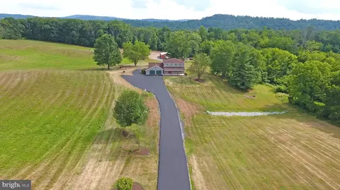 1130 E Lisburn Rd, Mechanicsburg, PA 17055
