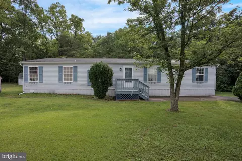 27 Rays Dr, Newville, PA 17241