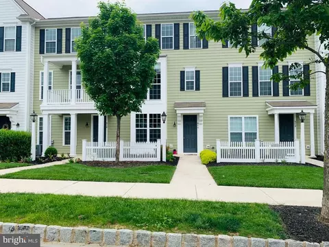 514 Old Farm Ln, Mechanicsburg, PA 17050