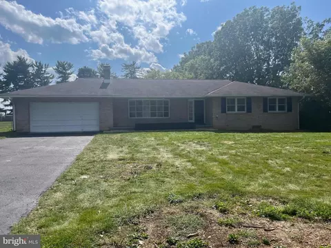6 N Letort Dr, Carlisle, PA 17013