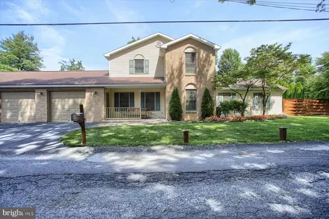 404 W Strawberry Ave, Mechanicsburg, PA 17055