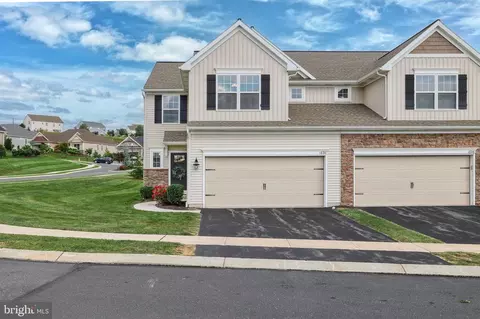 1698 Haralson Dr, Mechanicsburg, PA 17055