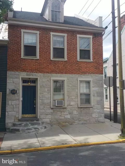 132 S Hanover St, Carlisle, PA 17013