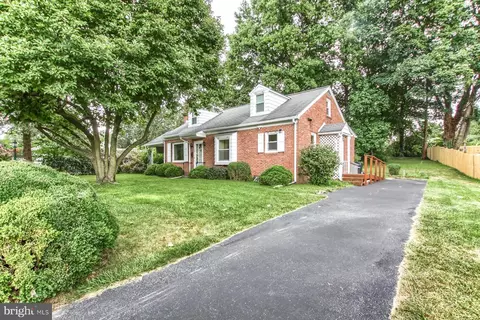 12 Mumma Ave, Mechanicsburg, PA 17055