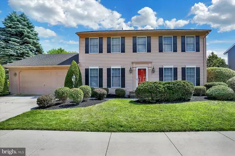 908 Loring Ln, Mechanicsburg, PA 17055