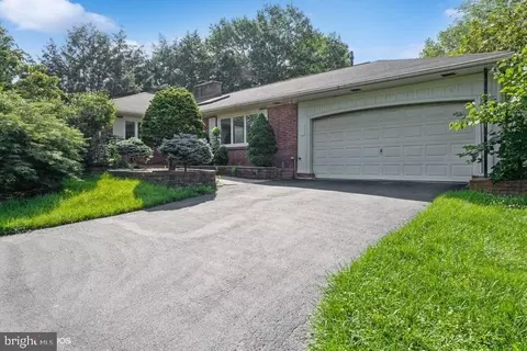 605 Brentwater Rd, Camp Hill, PA 17011