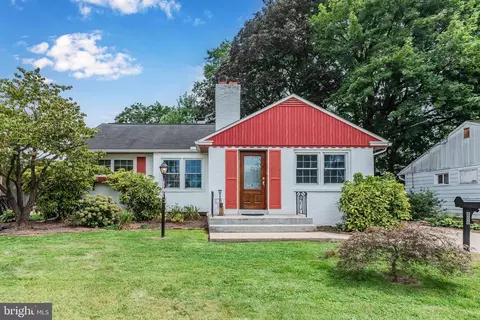 806 Coolidge St, New Cumberland, PA 17070