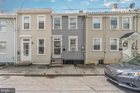 5212 E Penn St, Carlisle, PA 17013