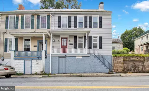 74 E Main St, Newville, PA 17241