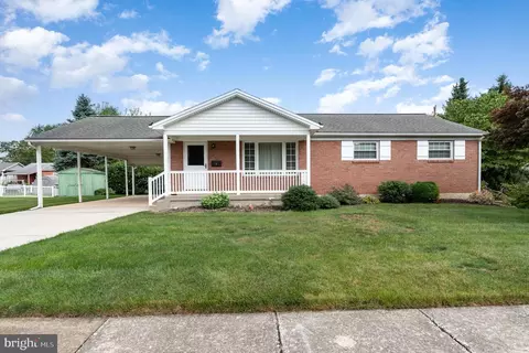 1 Briar Ln, Camp Hill, PA 17011