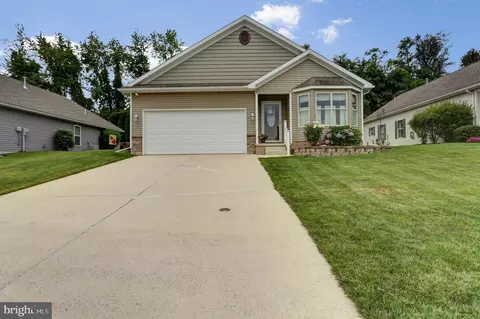 17 Colonial Ct, Shippensburg, PA 17257