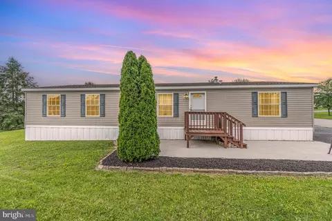 108 Country View Est, Newville, PA 17241