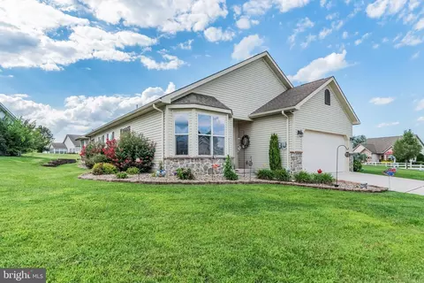 55 Lantern Ln, Shippensburg, PA 17257