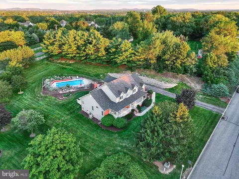 10 Gunpowder Rd, Mechanicsburg, PA 17050
