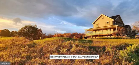 110 Sandy Ln, Shippensburg, PA 17257